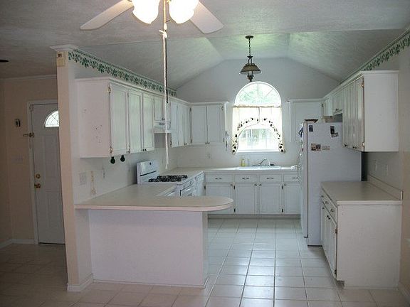 4th image of 2215 Avenue G