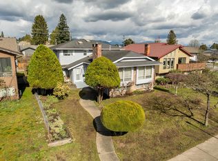 431 Glenbrook Dr, New Westminster, BC V3L 5J3