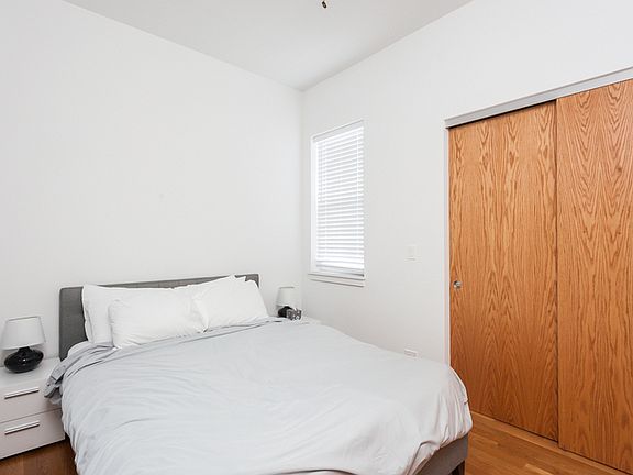 3rd image of 1637 W Grand Ave #3