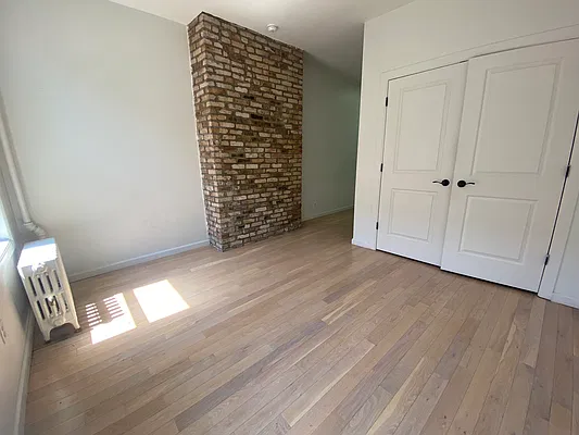 Rented by Capri Jet Realty Corp | media 2