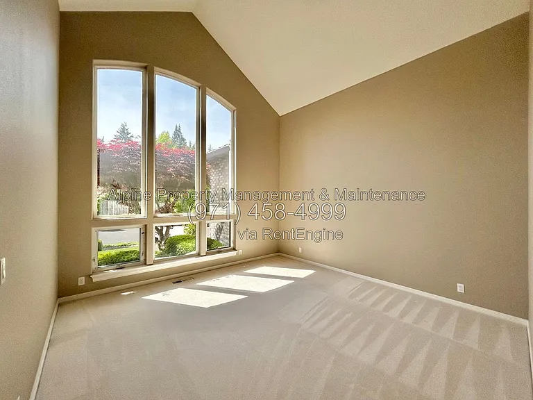 820 NW Pebble Beach Way — Photo 4