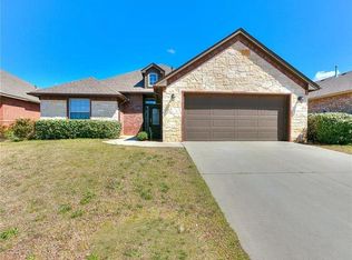 9812 Allie Hope Ln, Yukon, OK 73099