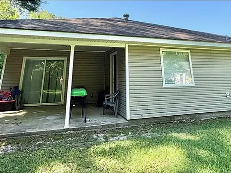 111 S Jackson Ave — Photo 6