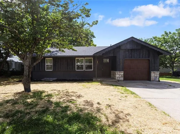 508 SW Jefferson St, Lees Summit, MO 64063