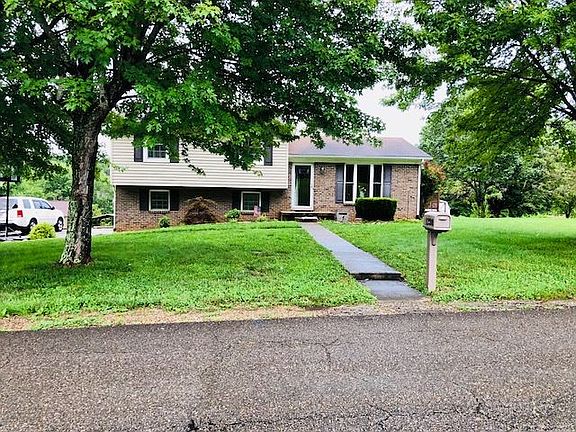 3rd image of 1328 Green Acres Dr