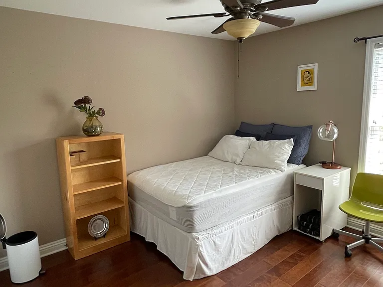574 E Vanderbilt Dr — Photo 13