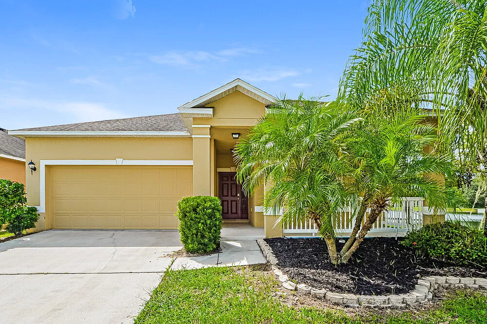 3 bed, 2.0 bath, 1445 sqft, $1,895 — Photo 1