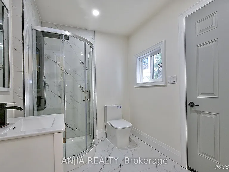 36 Gough Ave #UPPER — Photo 7