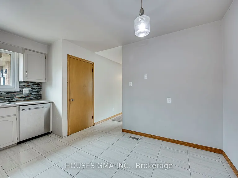 115 Scenic Wood Cres — Photo 13
