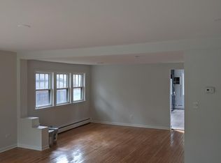 211 S Oakwood Ave, Willow Springs, IL 60480