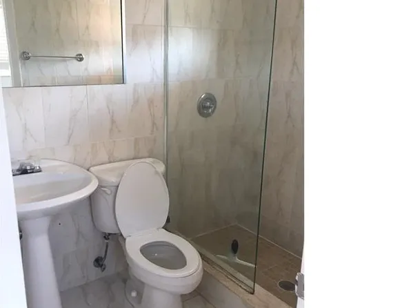 524 NE 71st St, Miami, FL 33138