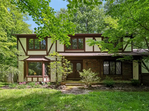17265 Wood Acre Trl, Chagrin Falls, OH 44023