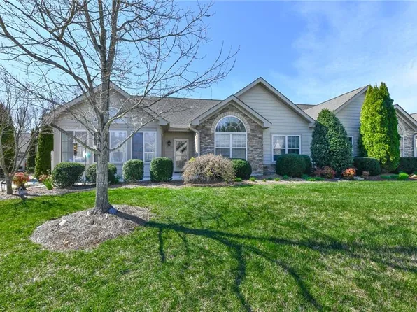 4270 Plantation Ridge Ln, Greensboro, NC 27409