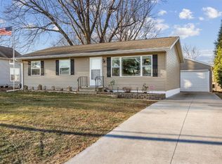 123 Summit St, Center Point, IA 52213