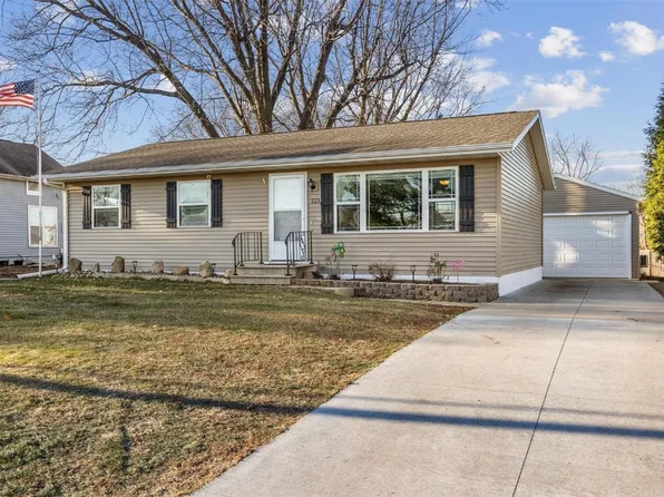 123 Summit St, Center Point, IA 52213
