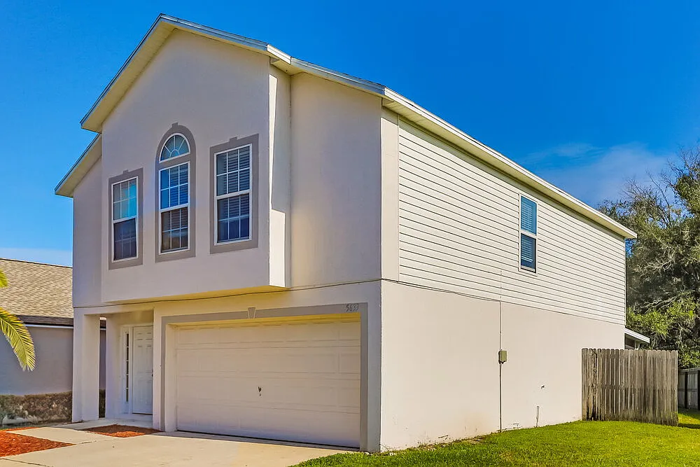 4 bed, 2.5 bath, 1963 sqft, $2,360 — Photo 4