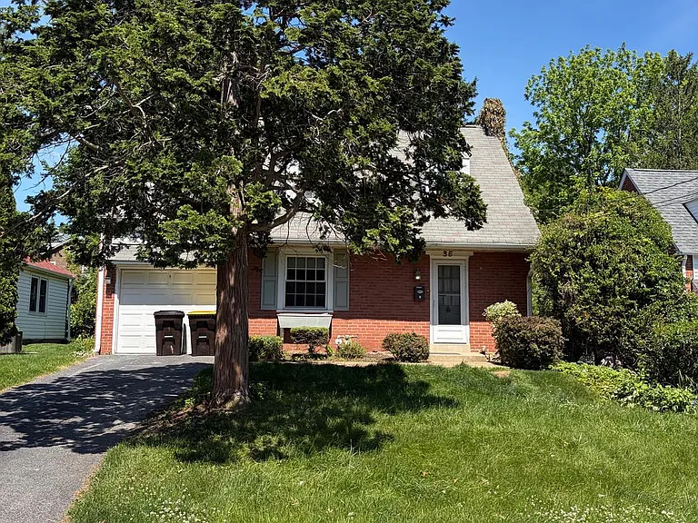 35 Moreland Rd — Photo 2
