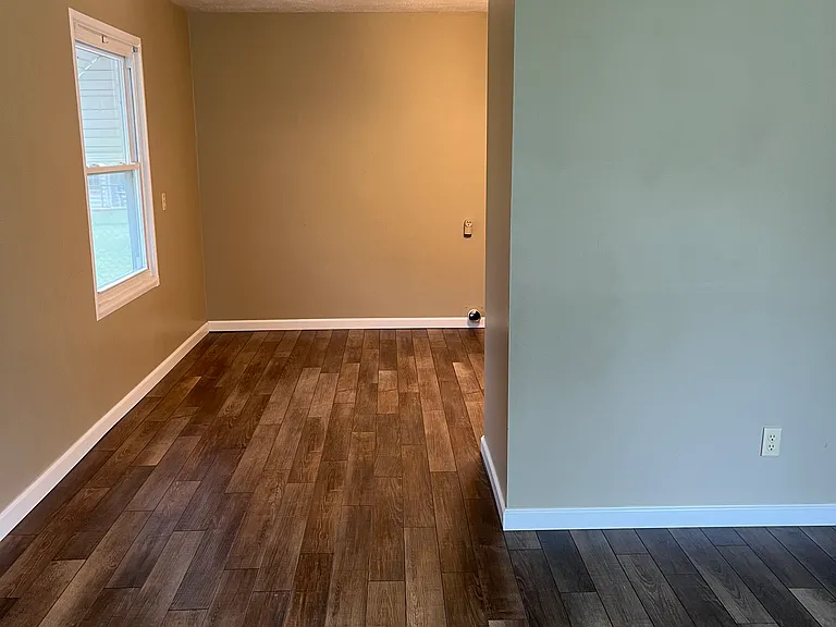 360 Avon Dr — Photo 4