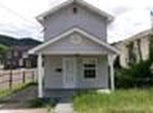 1016 Maple St, Paintsville, KY 41240