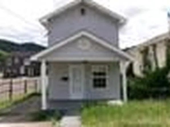 1016 Maple St, Paintsville, KY 41240