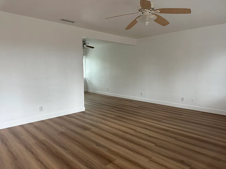 4930 N Vincent Ave — Photo 8
