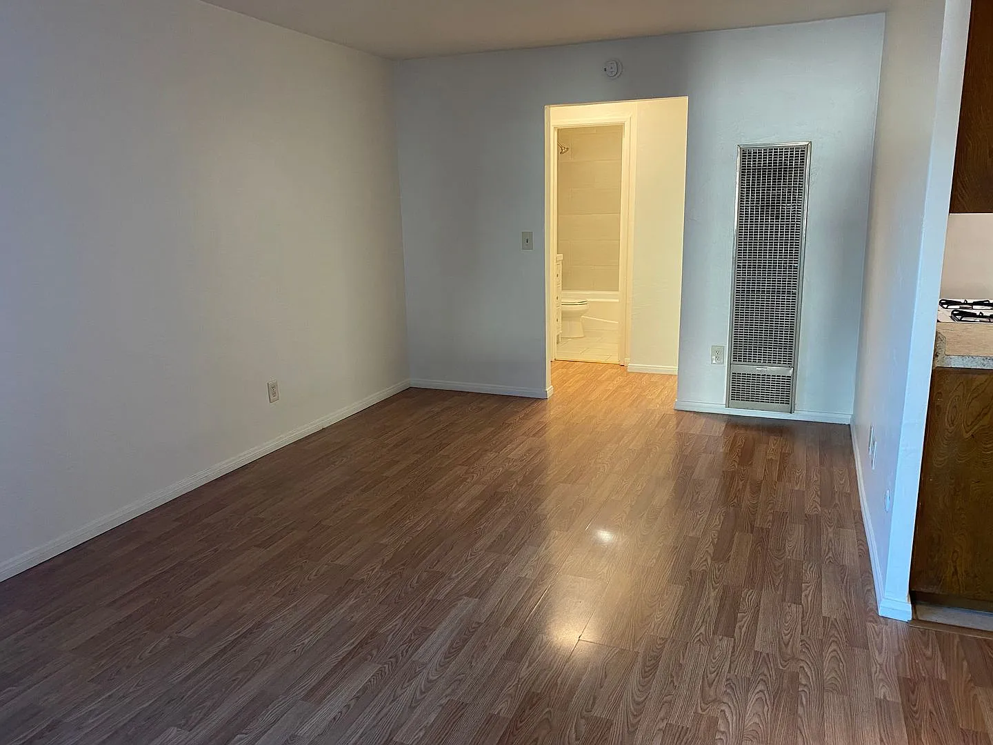 Spacious Apartment with TWO Parking Spots — Photo 3