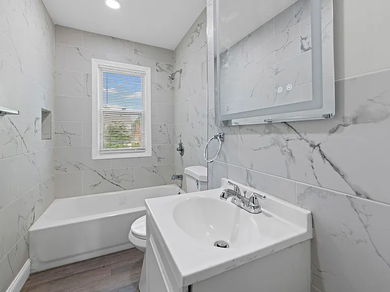 12818 Marlowe St #UP — Photo 8