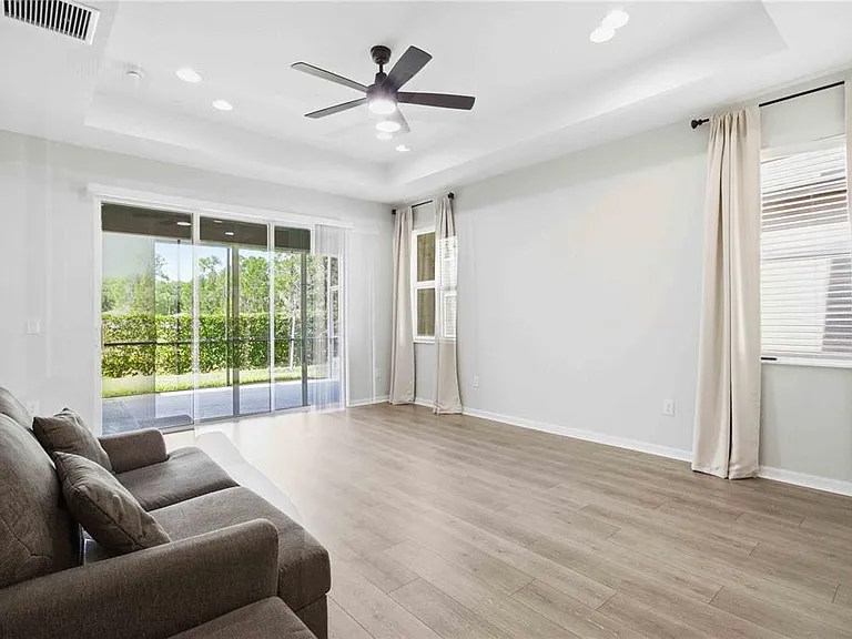5918 Fiore Dr — Photo 13
