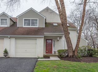 23 Hunters Run, Newtown Square, PA 19073