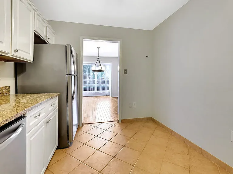 1015 Cumberland Ct — Photo 13