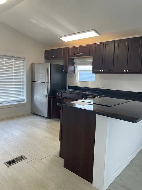 2521 Michigan Ave — Photo 3