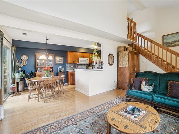 4th image of 1022 N Knollwood Dr