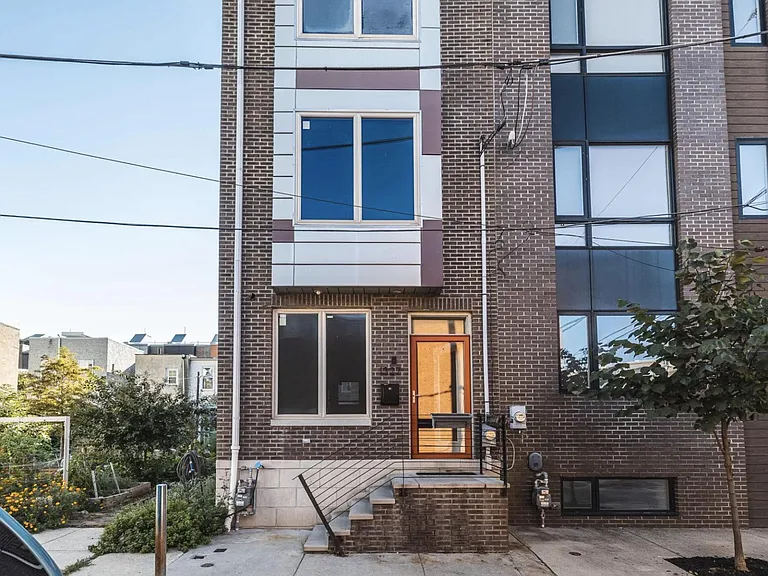 1327 S Dorrance St — Photo 2