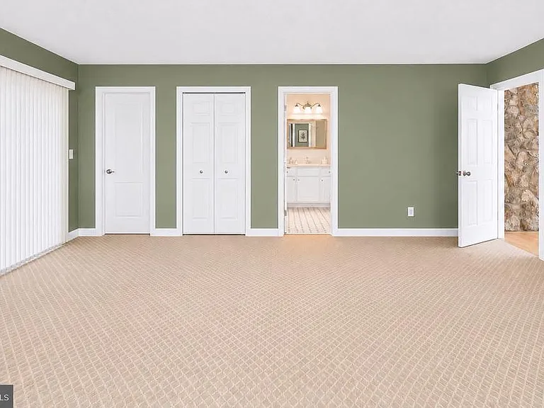 970 Lake Heritage Dr — Photo 14