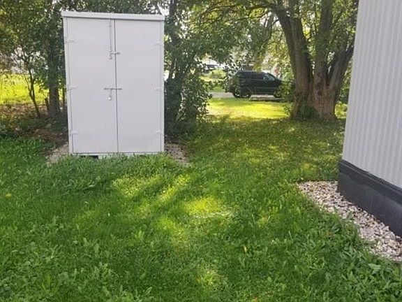 5th image of 717 Greenbriar Dr