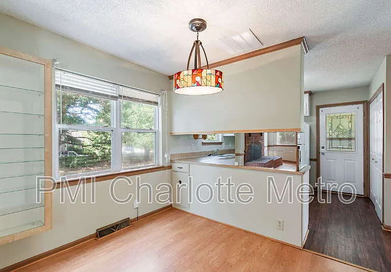 11241 Kingfisher Dr — Photo 5