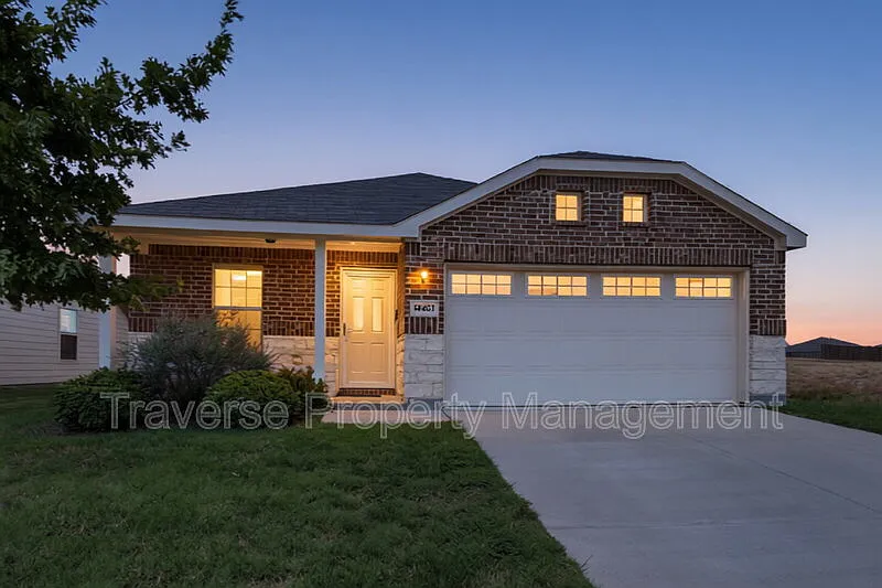 3 bed, 2.0 bath, 1265 sqft, $1,895 — Photo 2