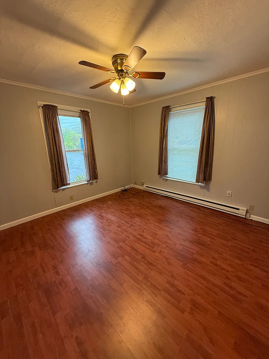 Building Photo - 569 Rubber Ave #2