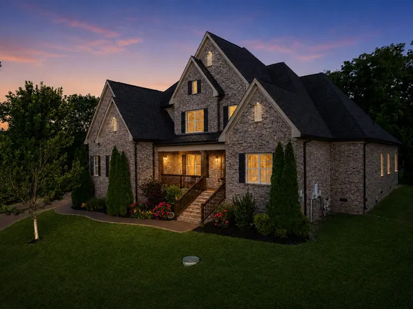 9213 Dutch Belted Ct, Nolensville, TN 37135