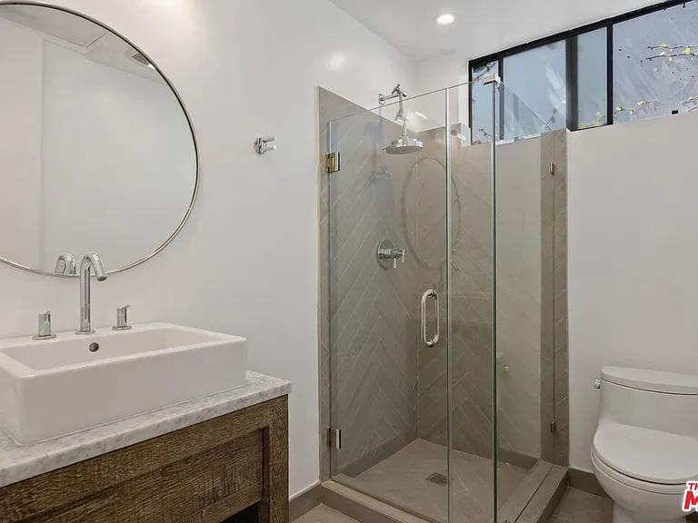 2409 Strongs Dr — Photo 15