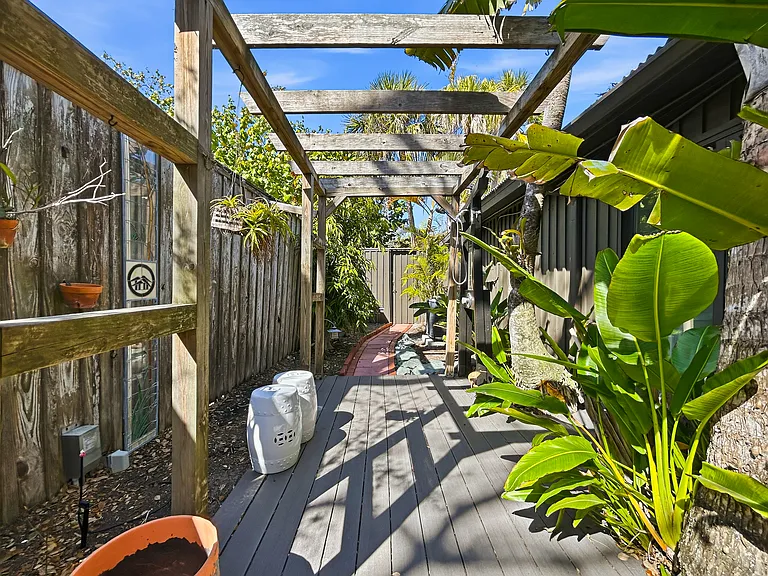 Outdoor Shower _ Private Exterior Access