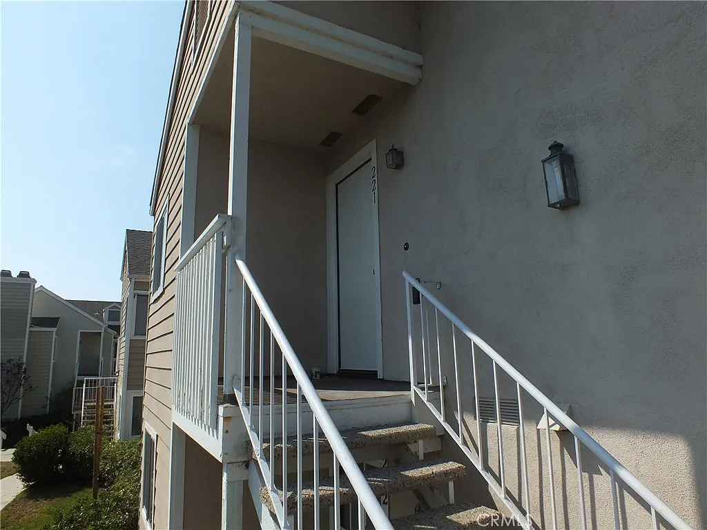 2 bed, 930 sqft, $3,695 — Photo 4