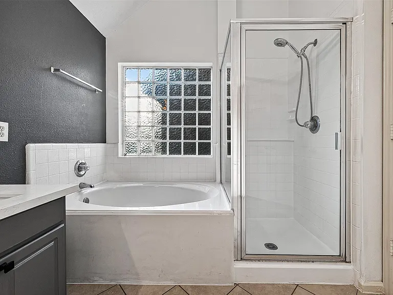 17303 Kenton Crossing Ln — Photo 37