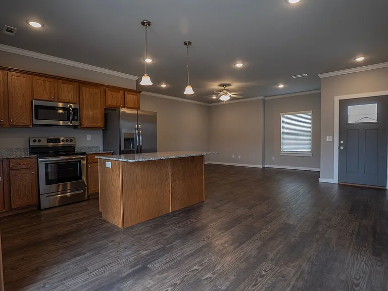 1922 Booker Cir — Photo 2
