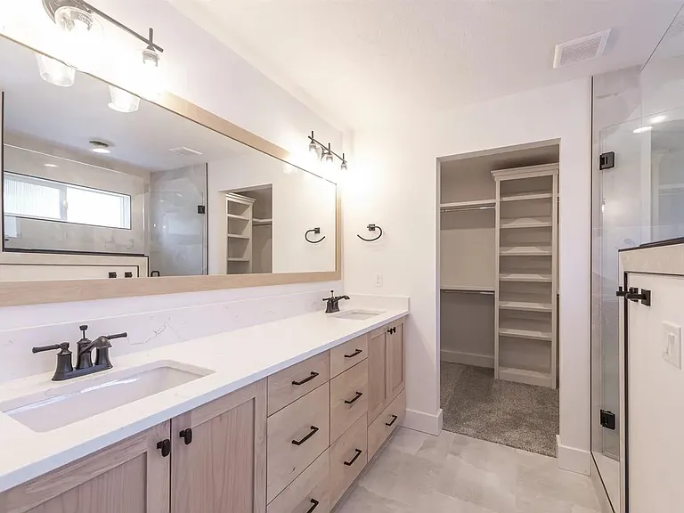 2203 E Hidcote St — Photo 16