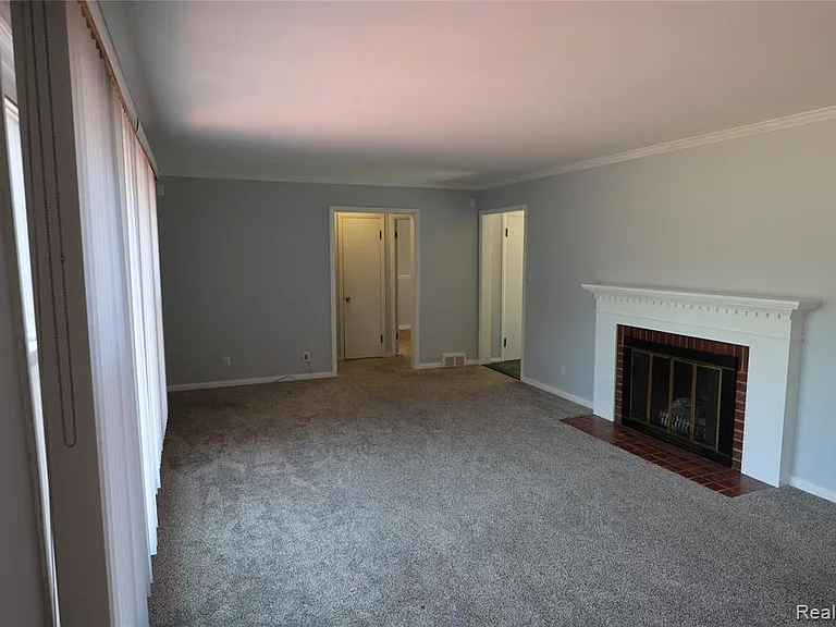4121 Seminole Dr — Photo 37