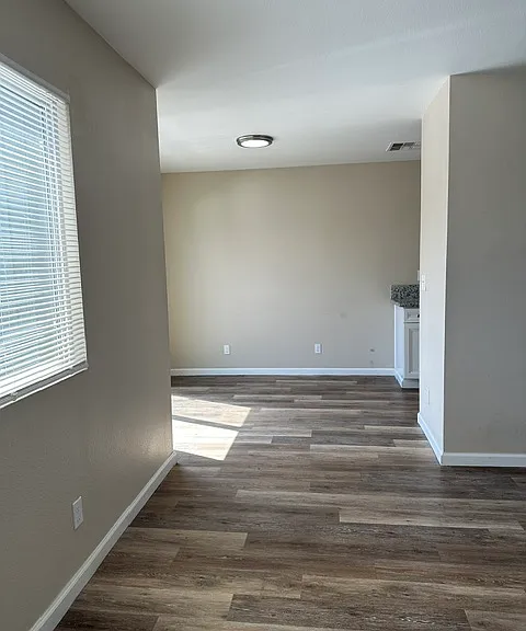 2025 E Pontiac Way #207 — Photo 7