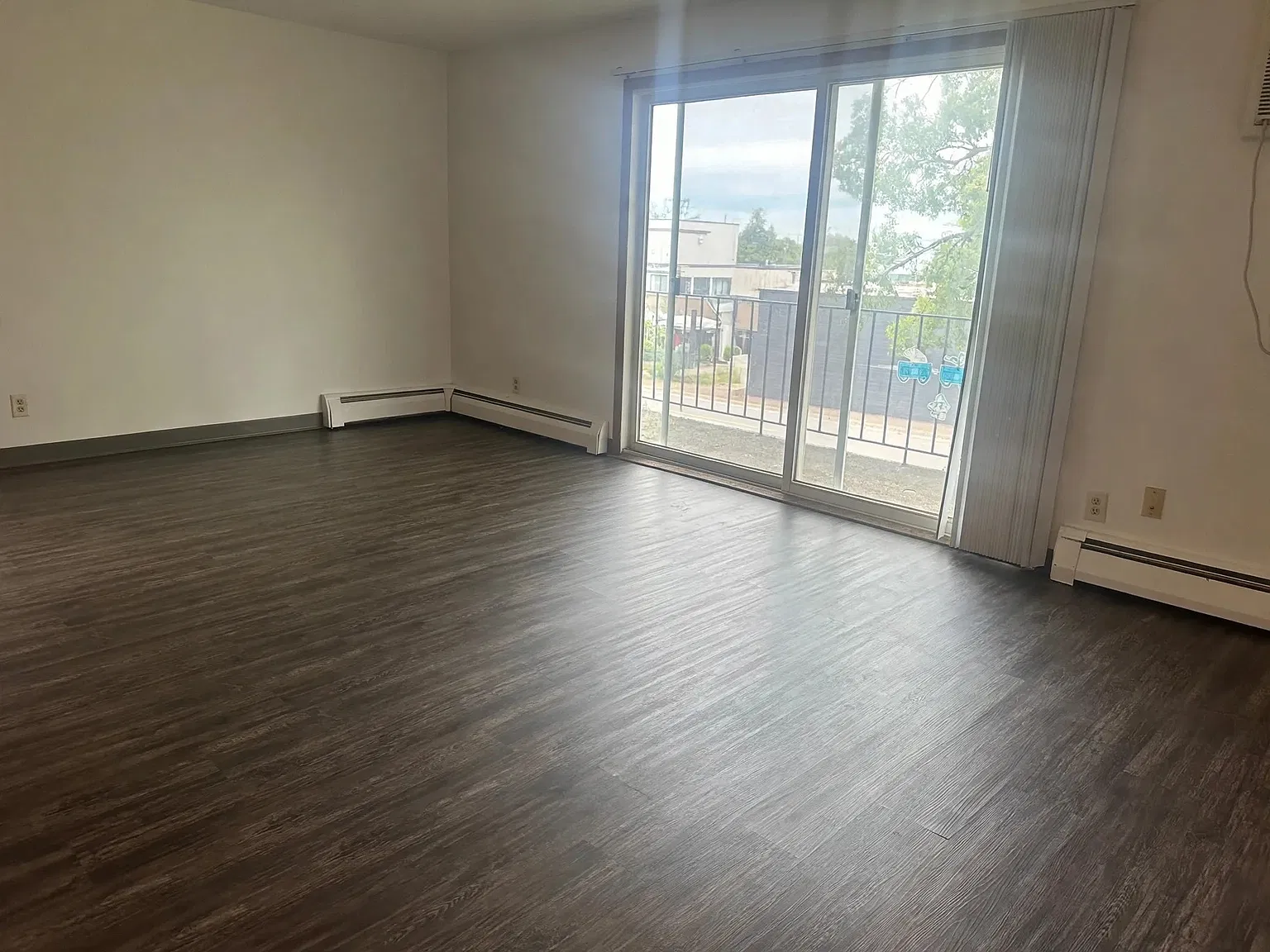 2 bed, 800 sqft, $1,300 — Photo 4