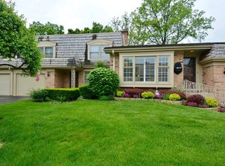 19W151 Avenue Rue Royal, Oak Brook, IL 60523