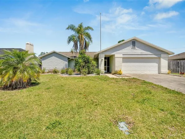 2614 Bridle Dr, Plant City, FL 33566